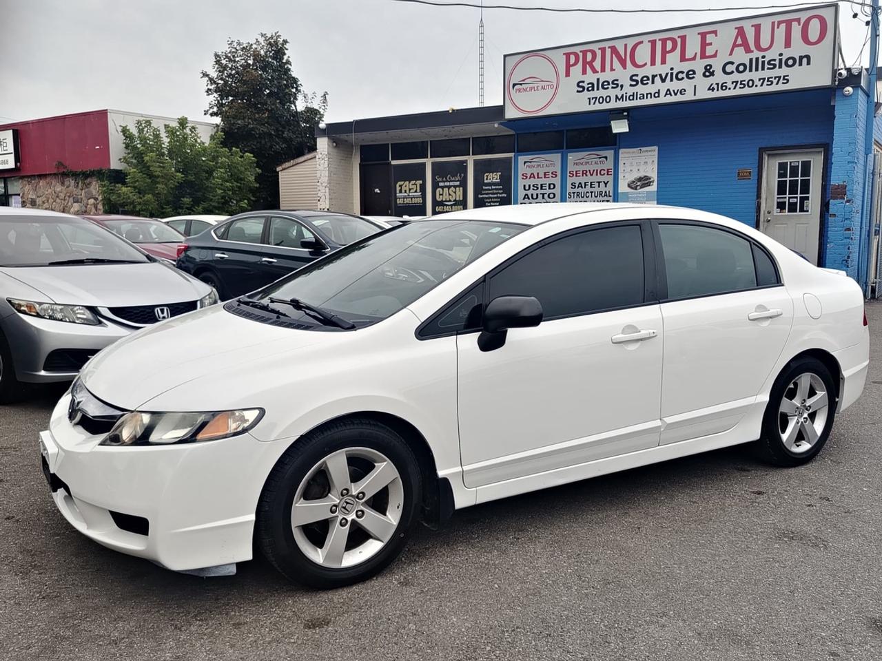 2010 Honda Civic DX-G Photo