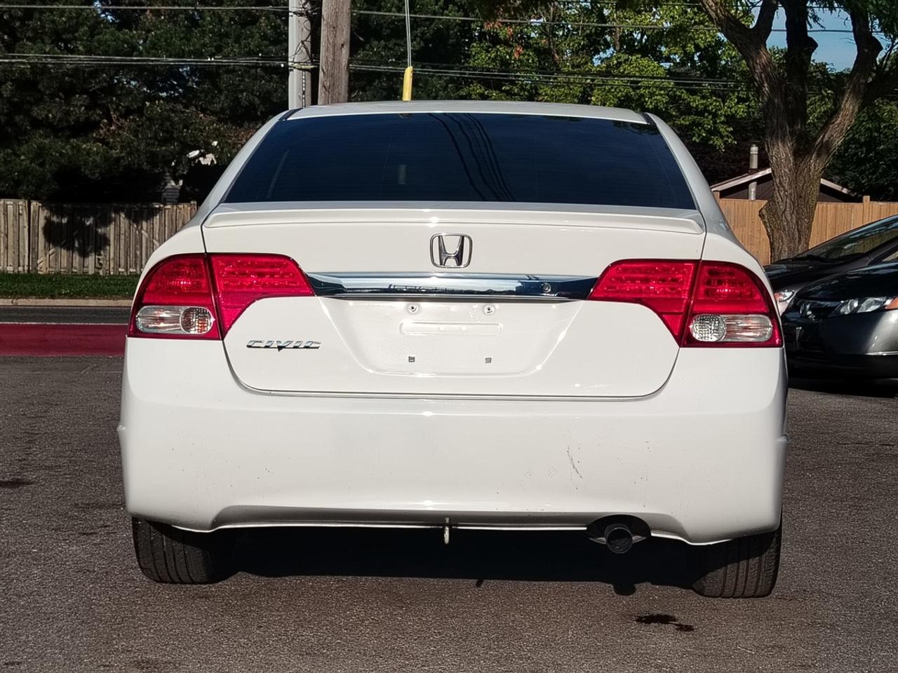 2010 Honda Civic DX-G Photo