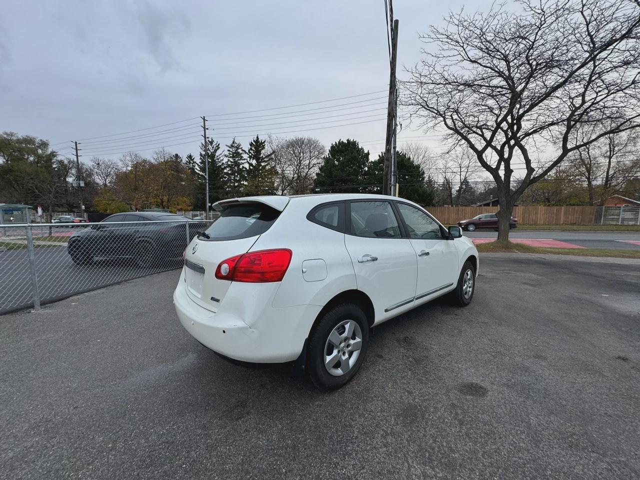 2012 Nissan Rogue SV Photo