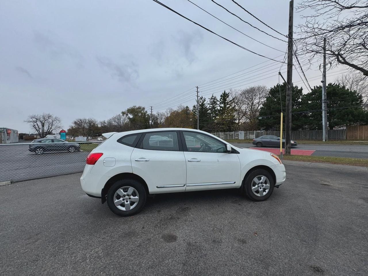 2012 Nissan Rogue SV Photo