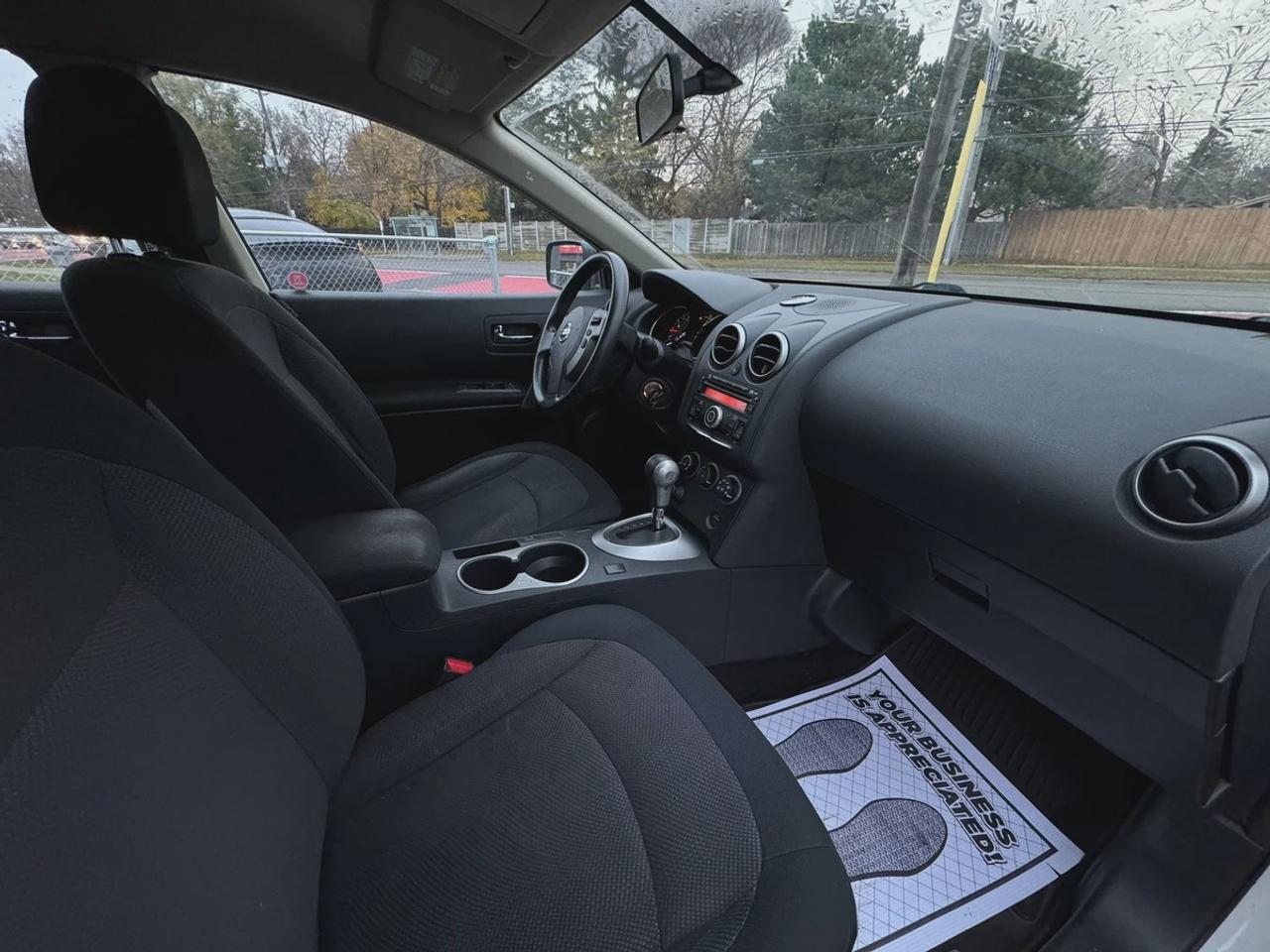 2012 Nissan Rogue SV Photo