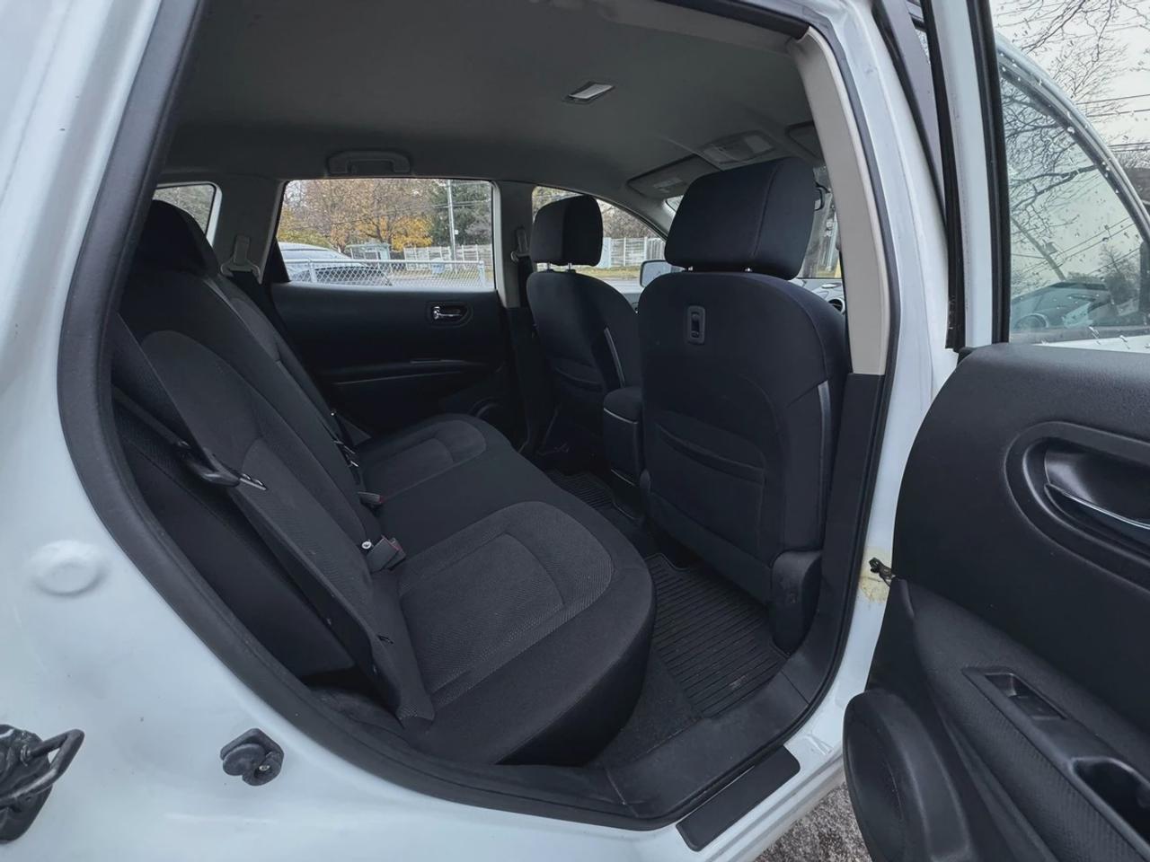 2012 Nissan Rogue SV Photo