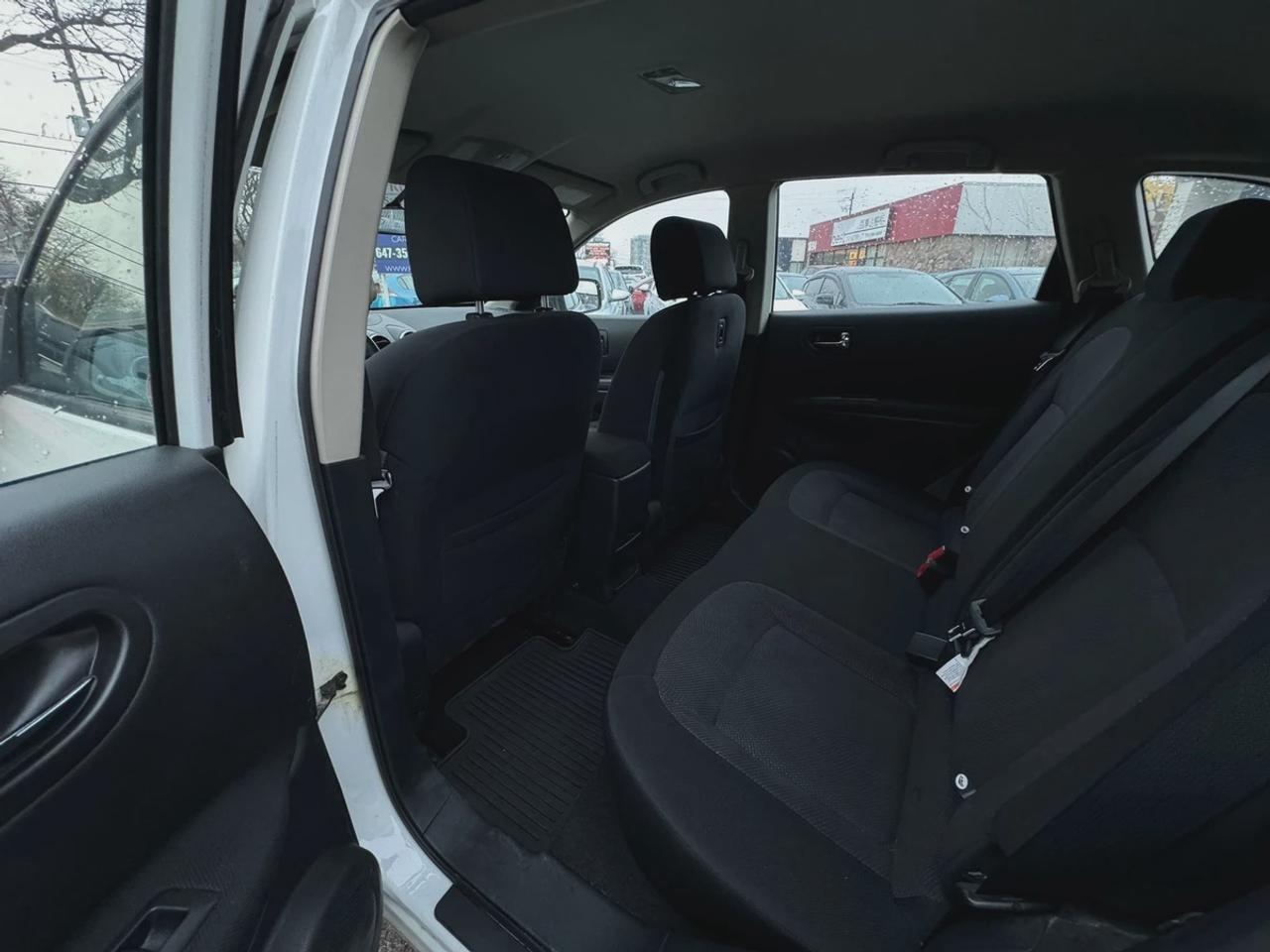 2012 Nissan Rogue SV Photo