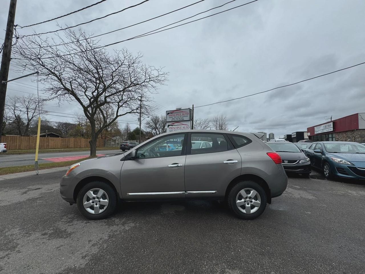 2012 Nissan Rogue SV Photo2