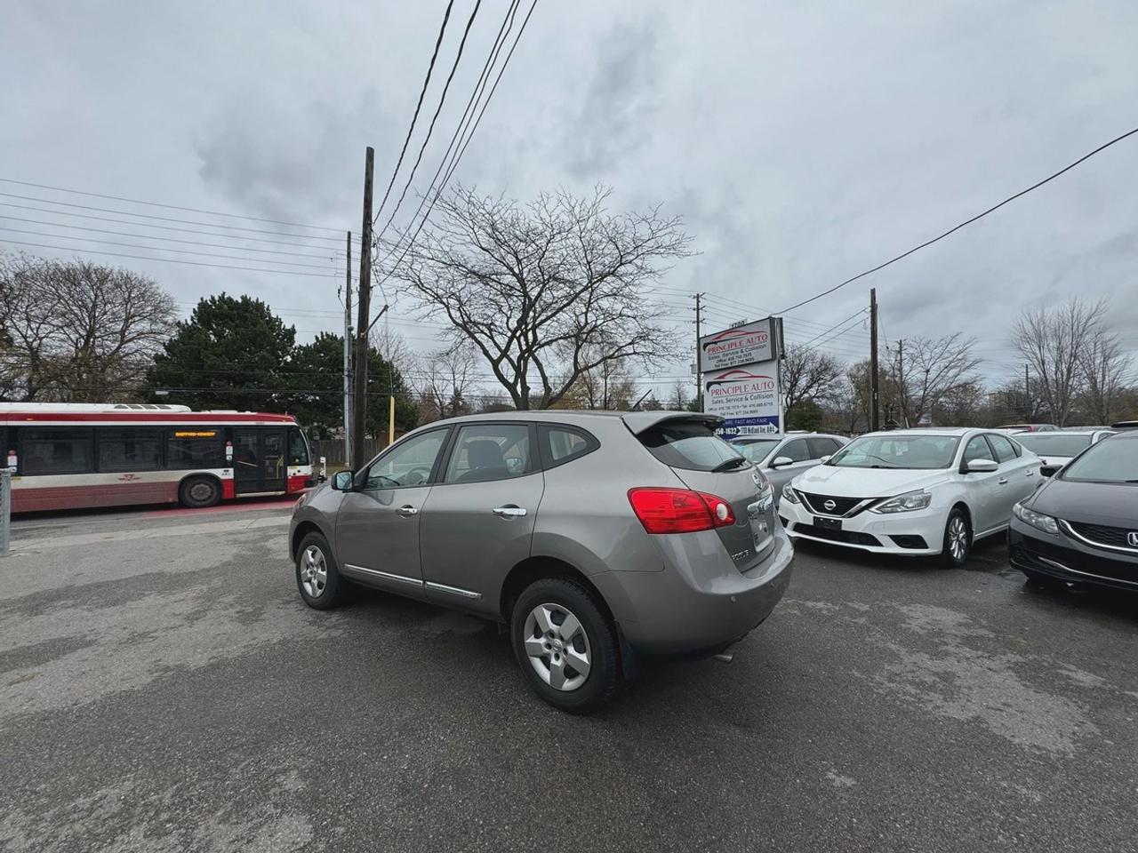 2012 Nissan Rogue SV Photo5