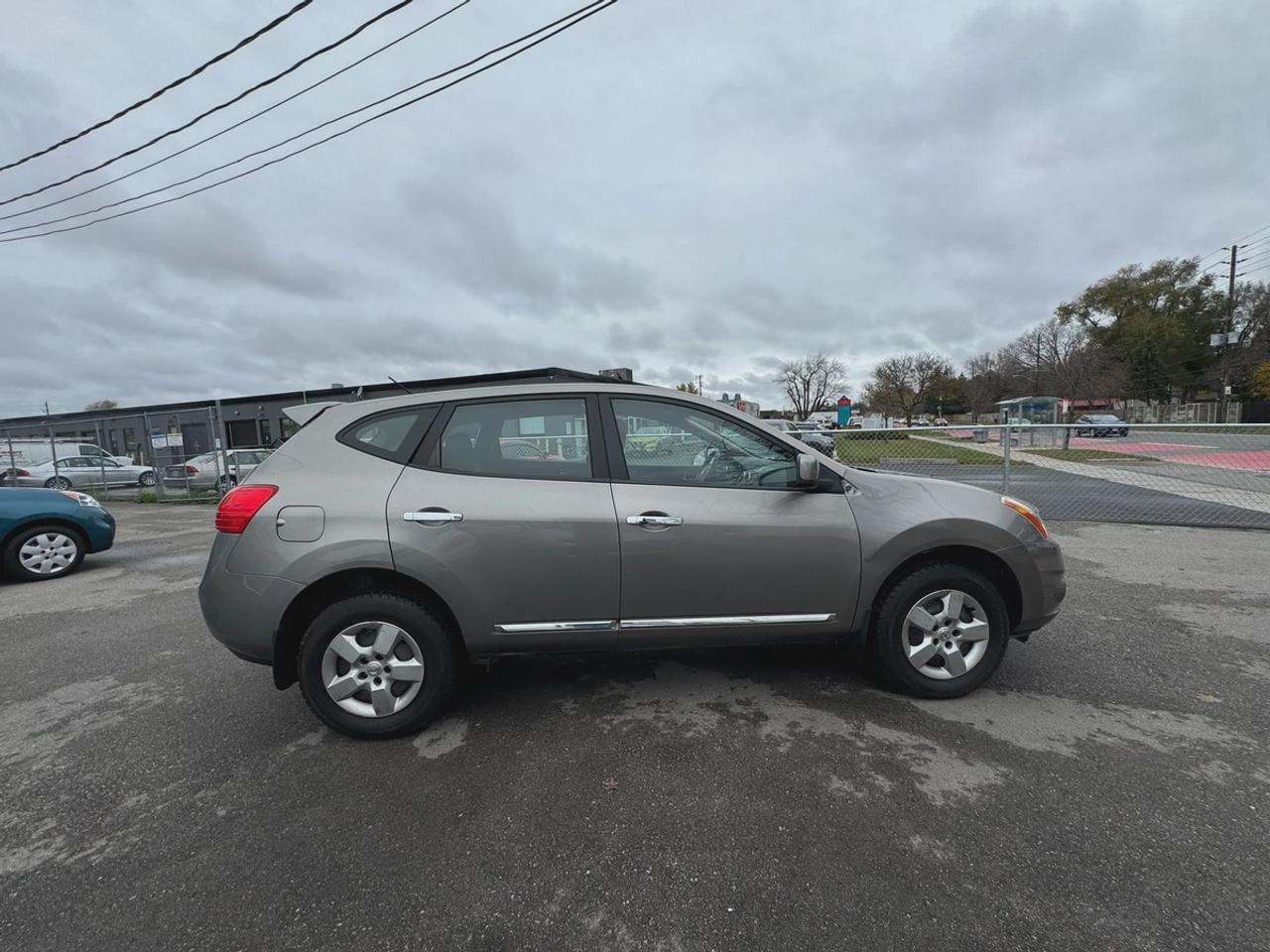 2012 Nissan Rogue SV Photo