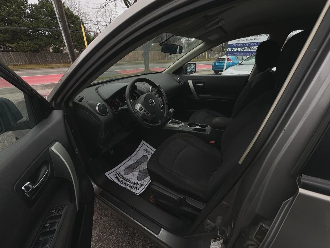 2012 Nissan Rogue SV Photo