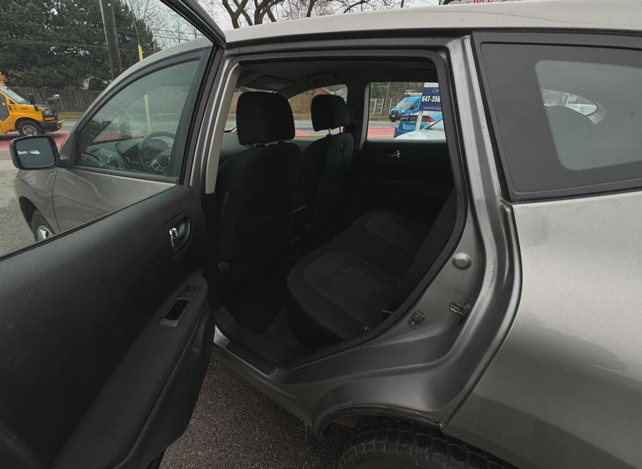 2012 Nissan Rogue SV Photo