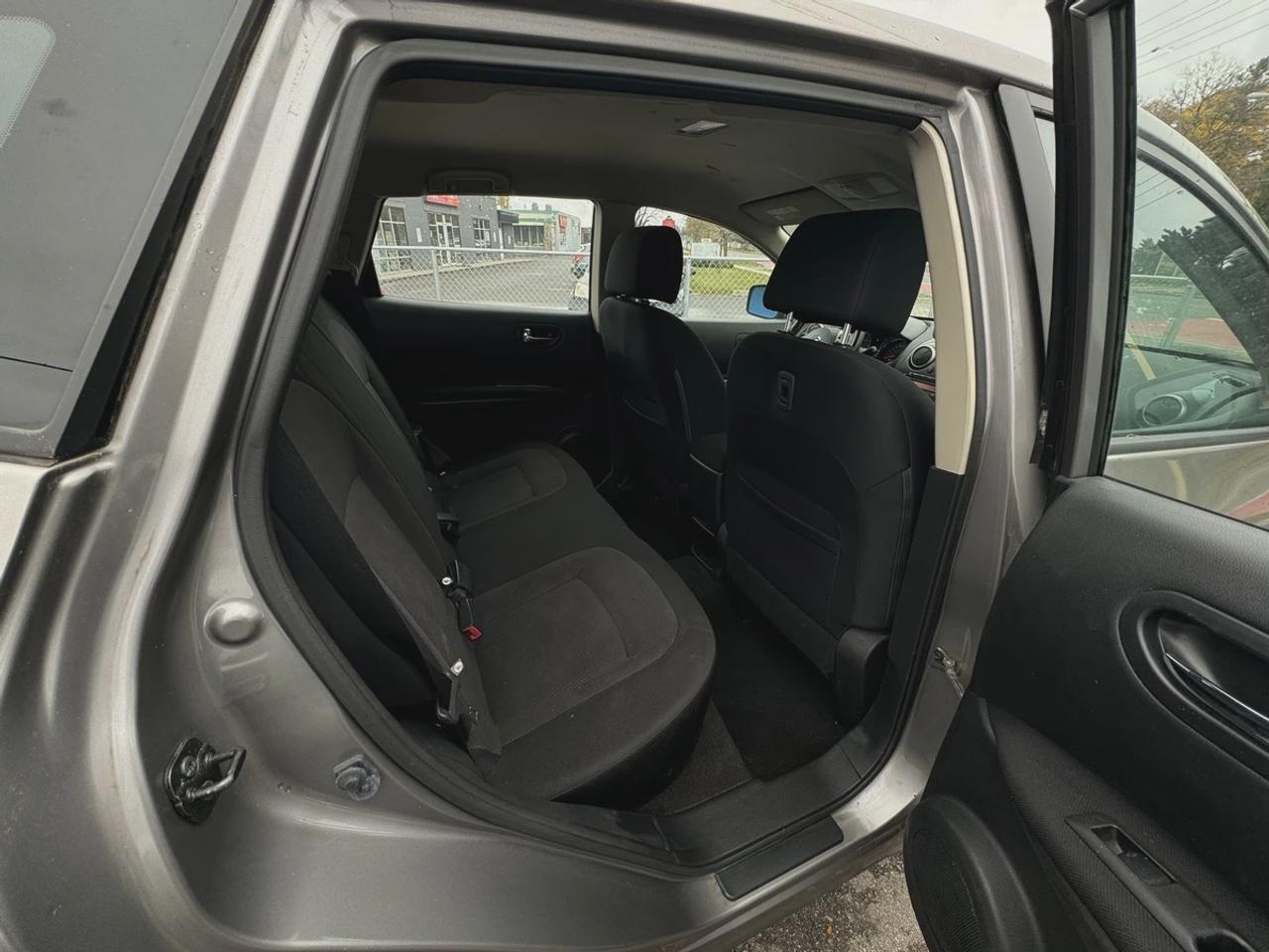 2012 Nissan Rogue SV Photo