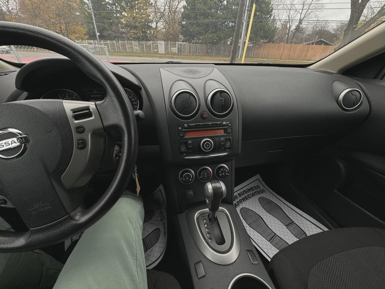 2012 Nissan Rogue SV Photo