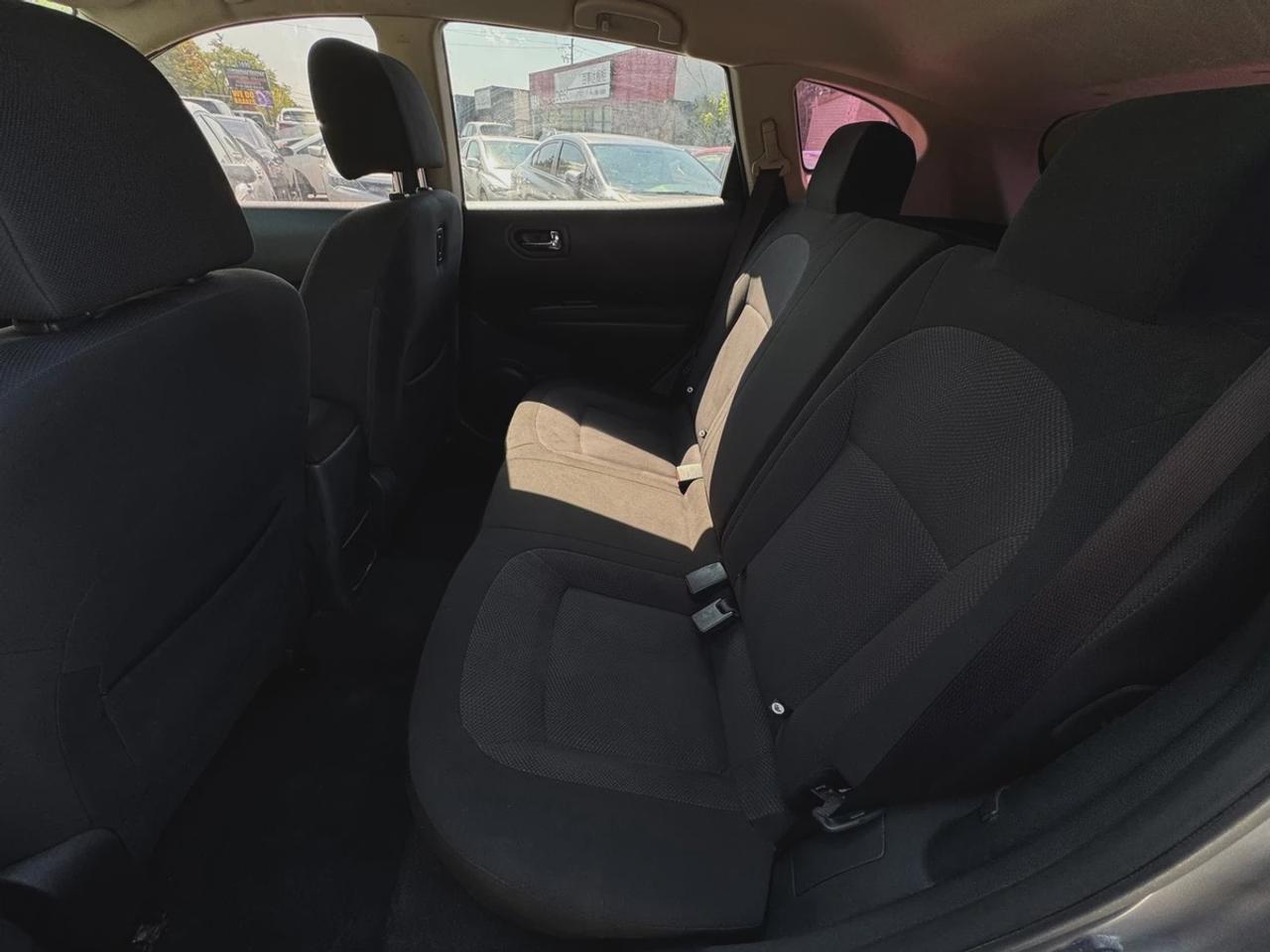 2012 Nissan Rogue SV Photo