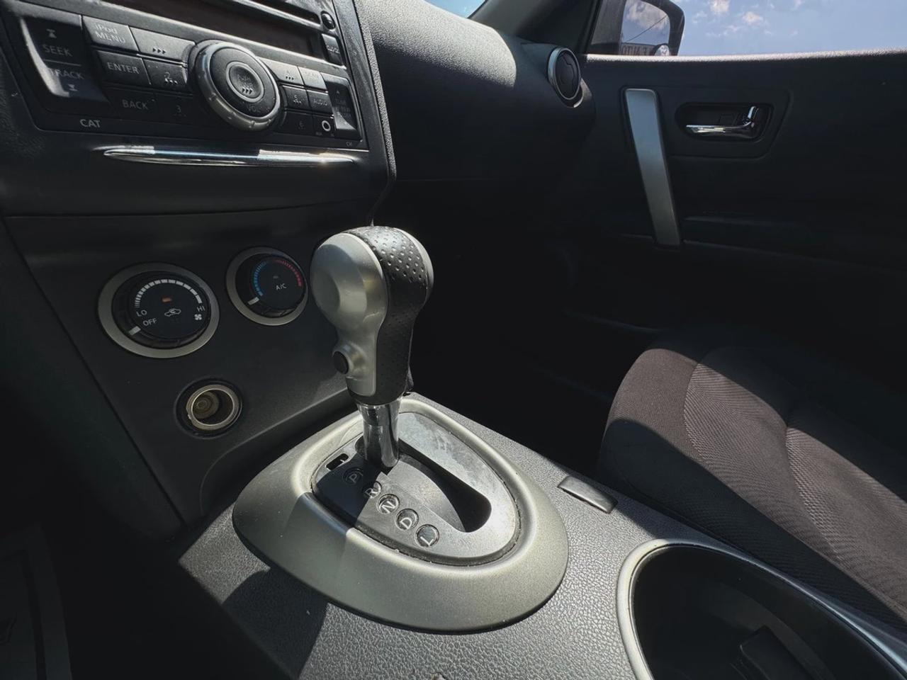 2012 Nissan Rogue SV Photo