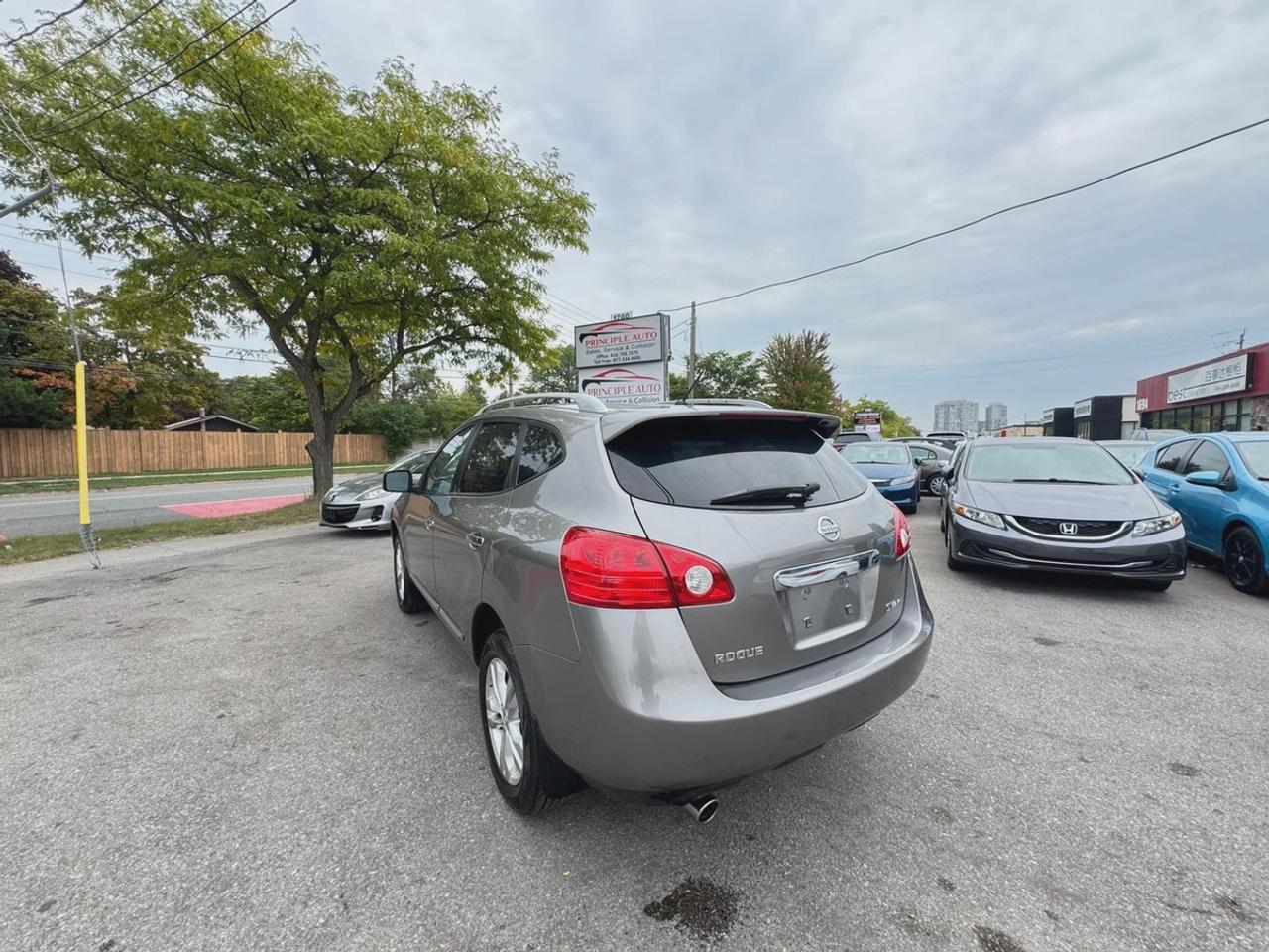 2013 Nissan Rogue SV Photo