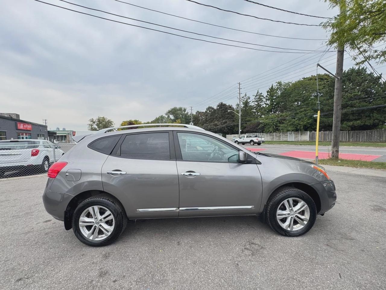 2013 Nissan Rogue SV Photo