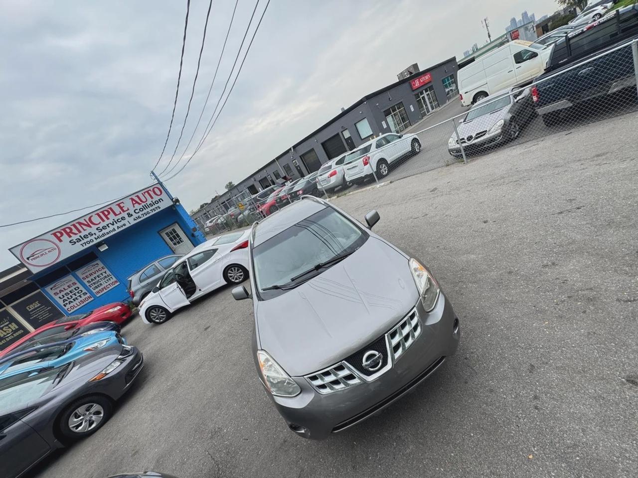 2013 Nissan Rogue SV Photo