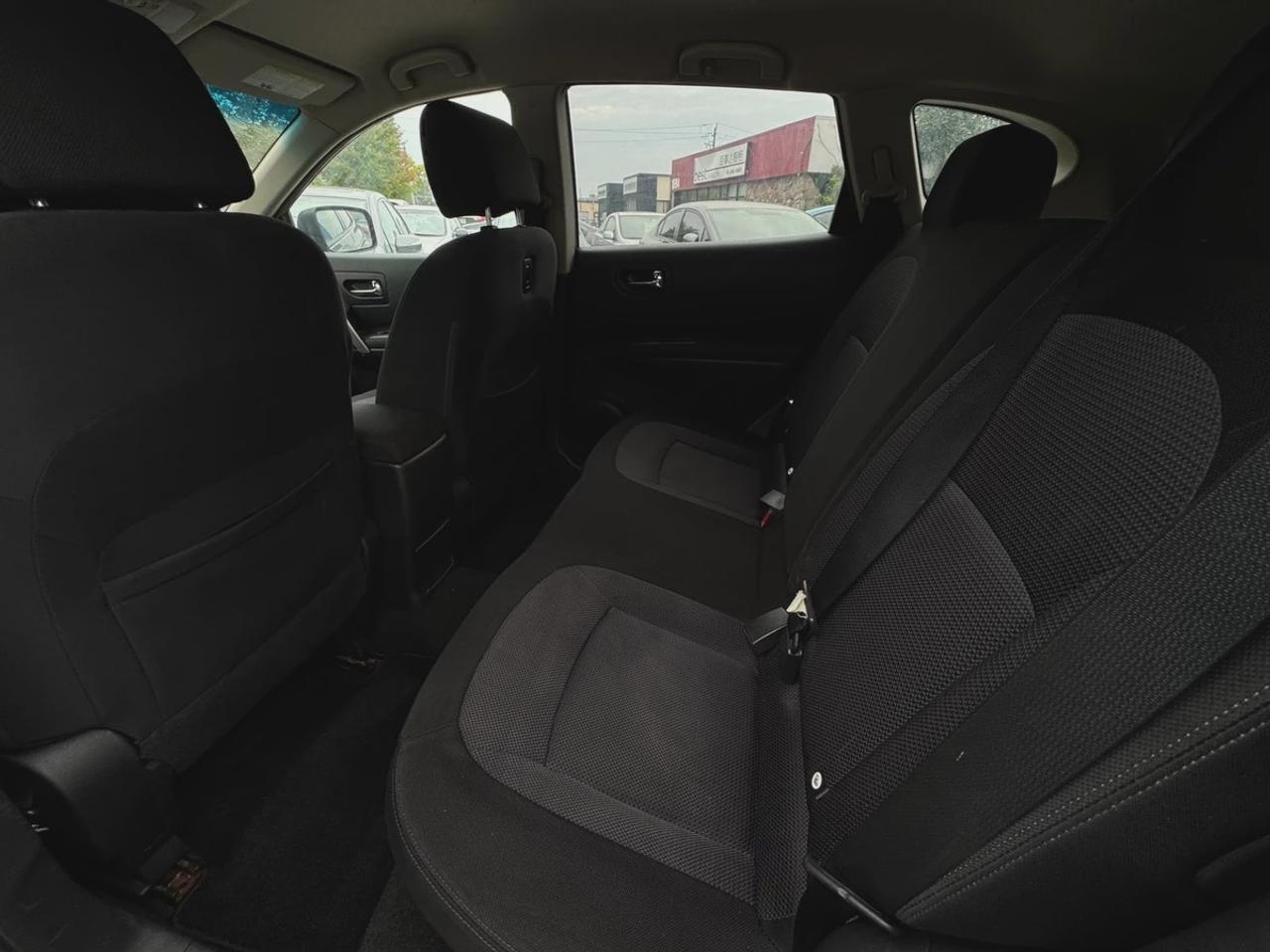 2013 Nissan Rogue SV Photo