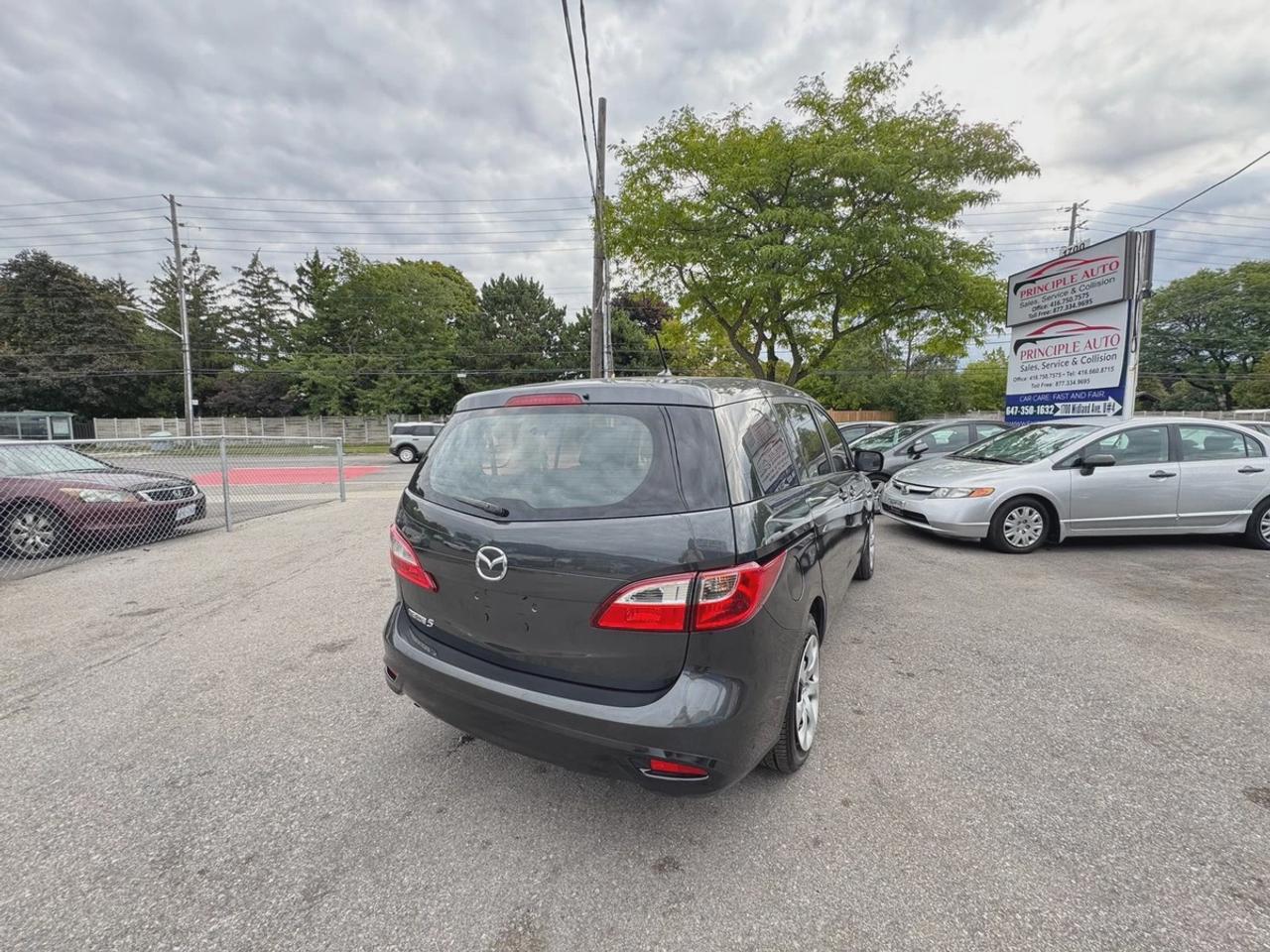 2016 Mazda MAZDA5 Touring Photo