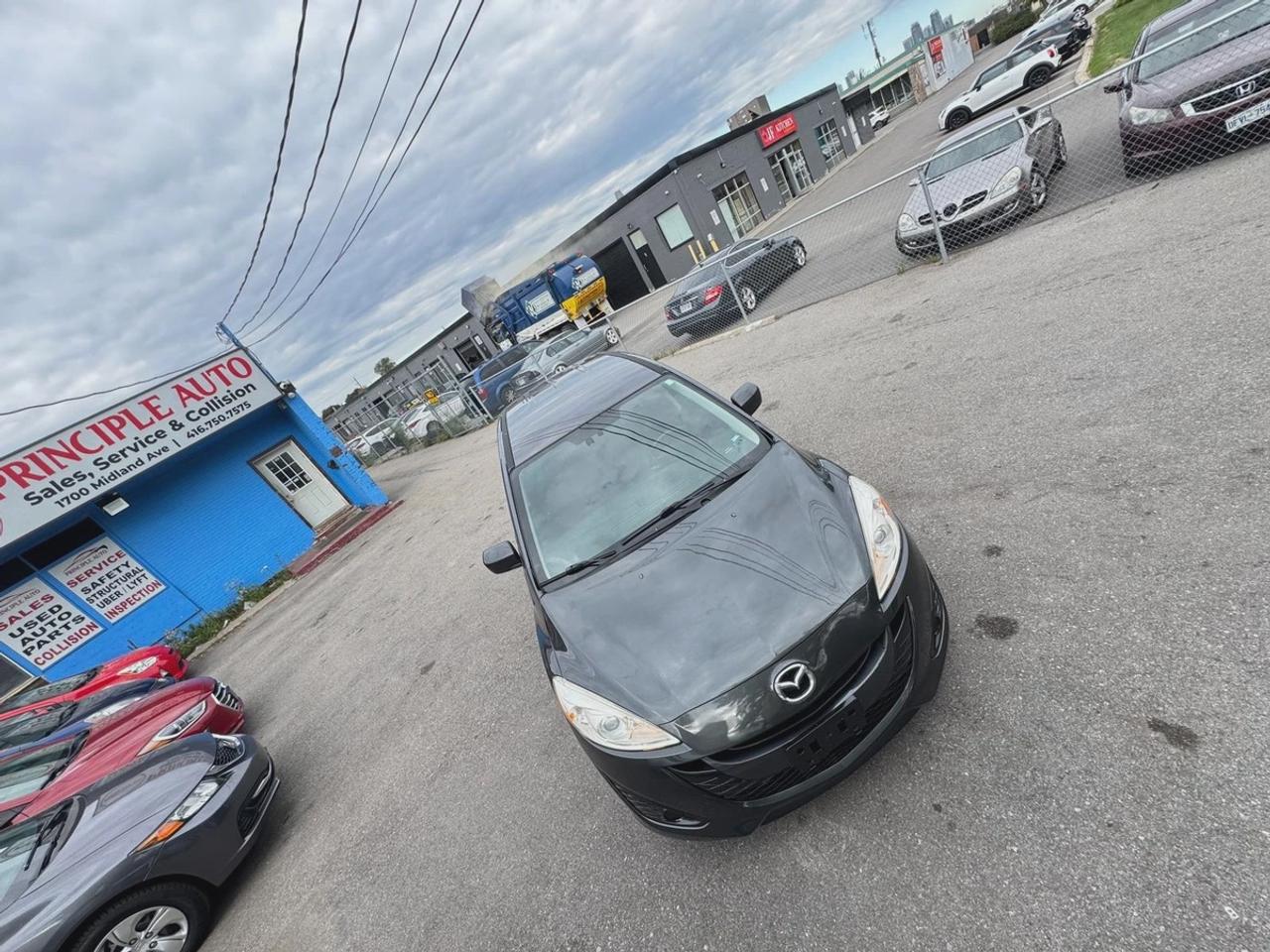 2016 Mazda MAZDA5 Touring Photo