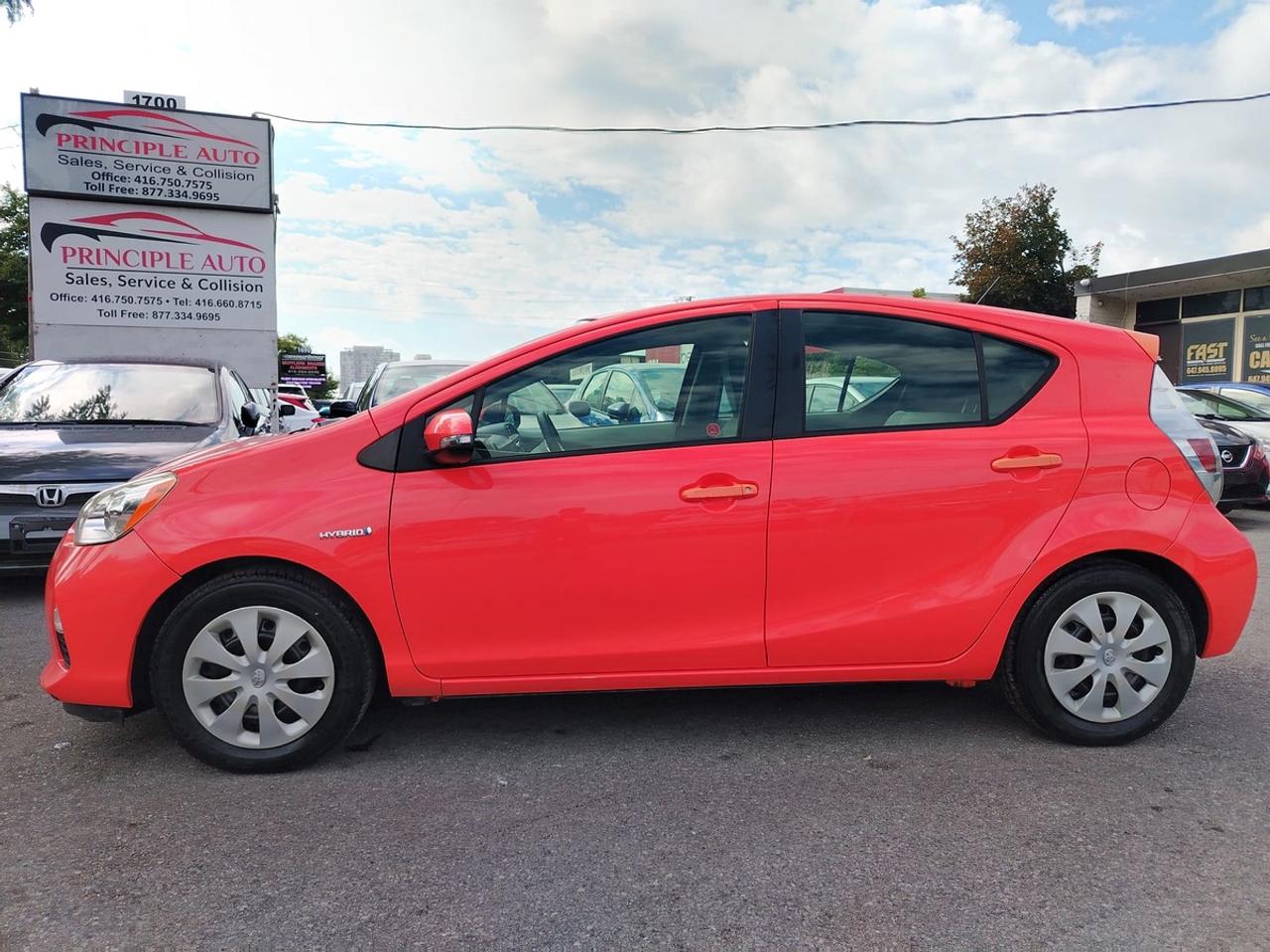 2013 Toyota Prius c Two Photo