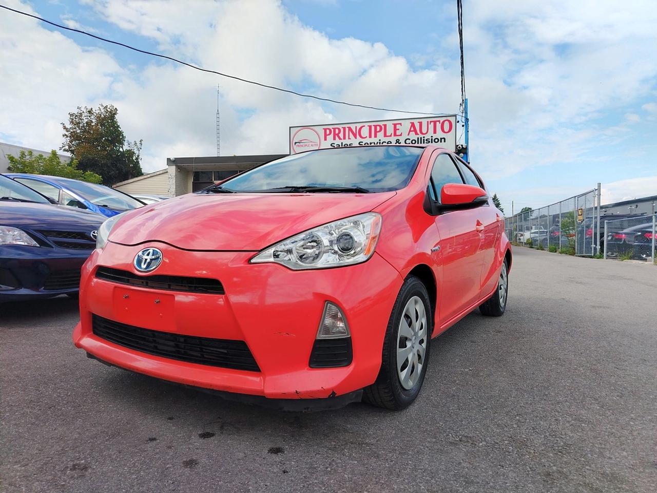 2013 Toyota Prius c Two Photo0