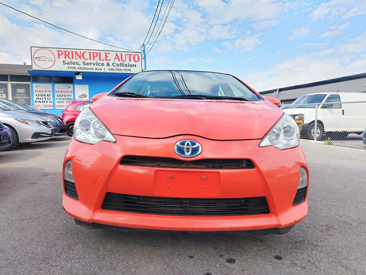 2013 Toyota Prius c Two Photo