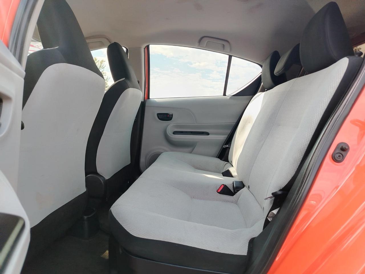 2013 Toyota Prius c Two Photo