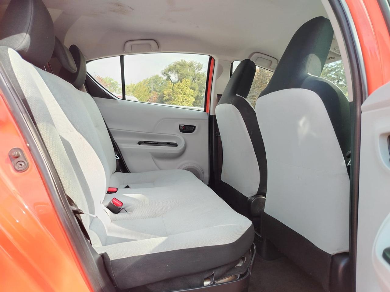 2013 Toyota Prius c Two Photo