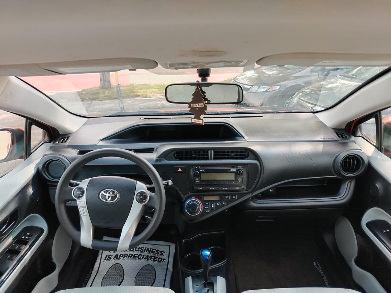 2013 Toyota Prius c Two Photo