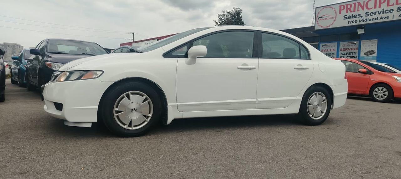 2010 Honda Civic DX-G Photo