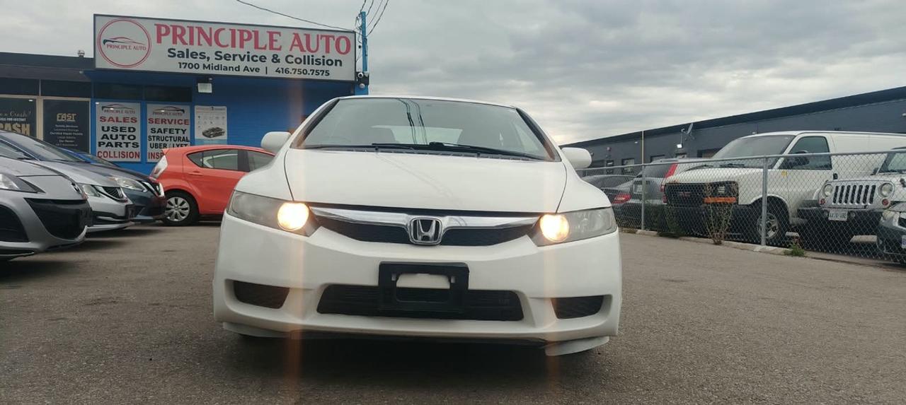 2010 Honda Civic DX-G Photo