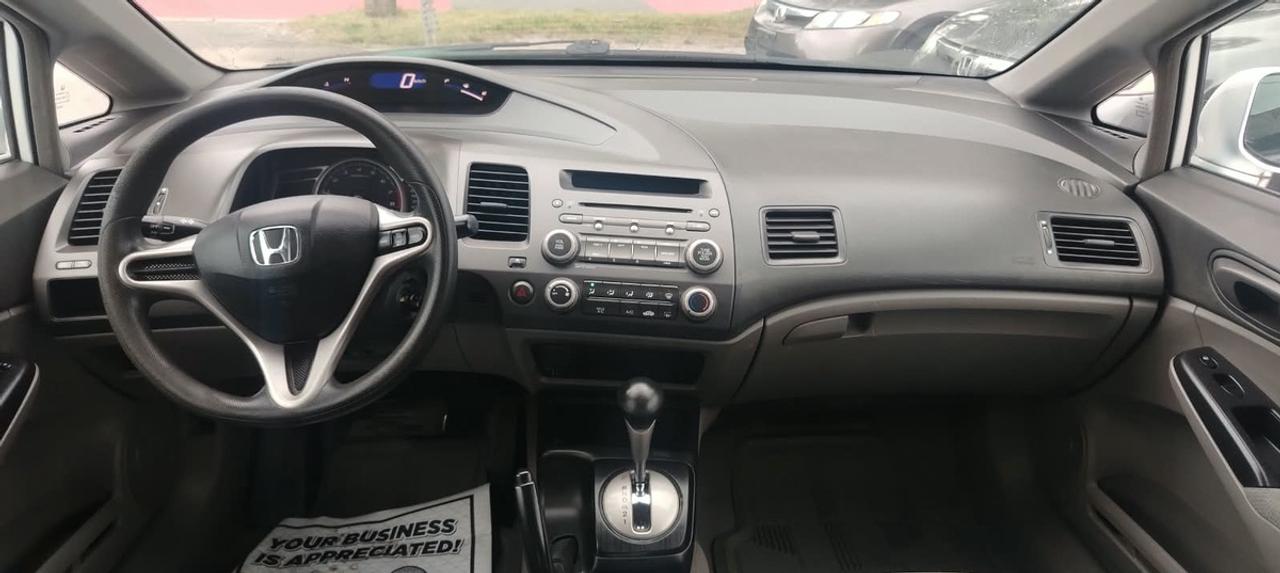 2010 Honda Civic DX-G Photo