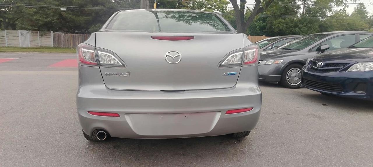 2013 Mazda MAZDA3 i Touring Photo