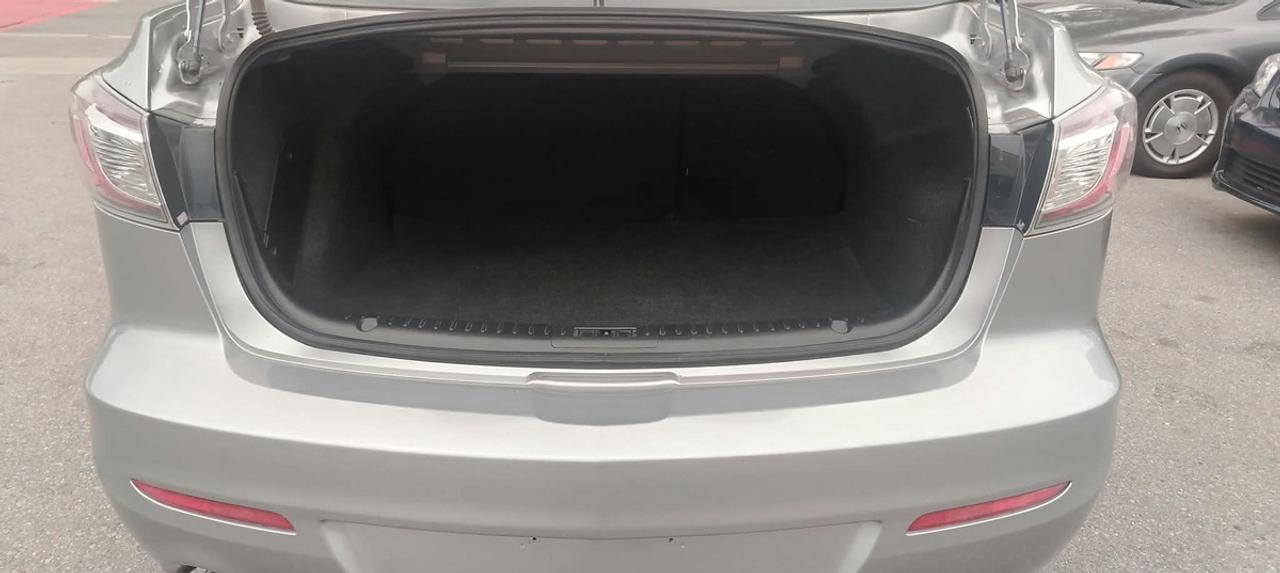 2013 Mazda MAZDA3 i Touring Photo
