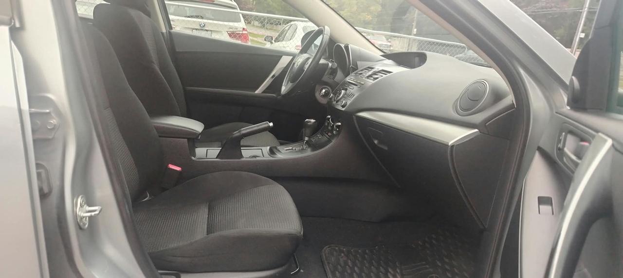 2013 Mazda MAZDA3 i Touring Photo