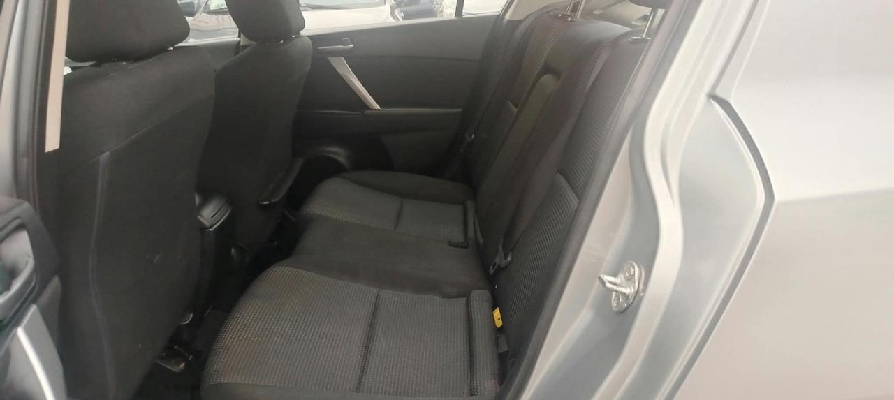 2013 Mazda MAZDA3 i Touring Photo