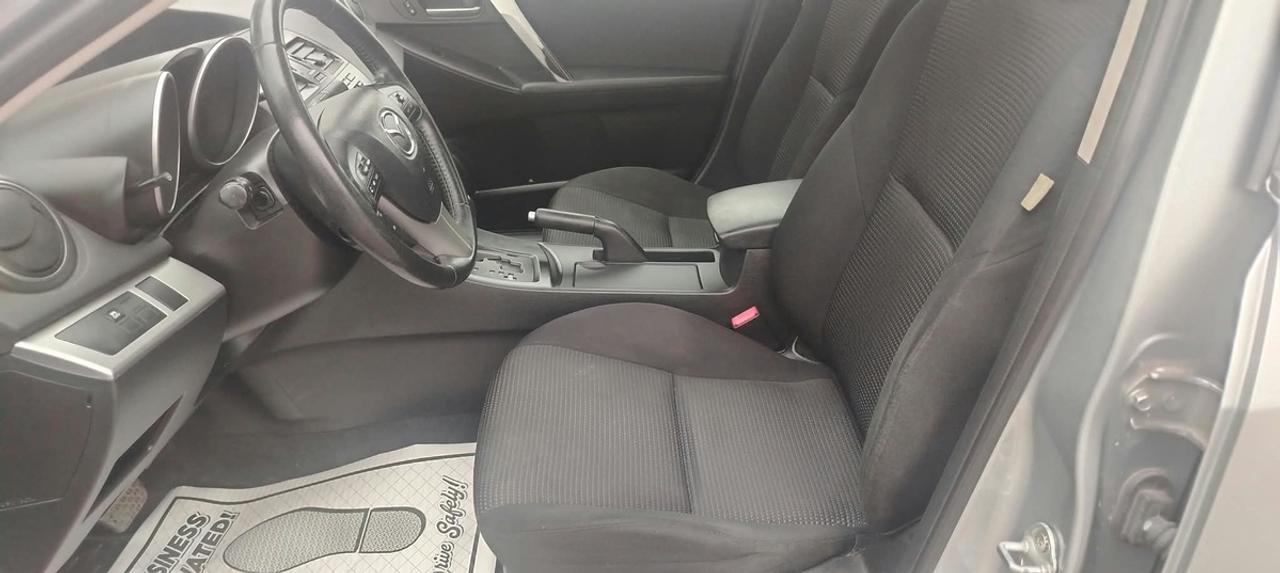 2013 Mazda MAZDA3 i Touring Photo