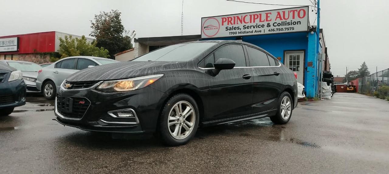 2018 Chevrolet Cruze LT Photo1