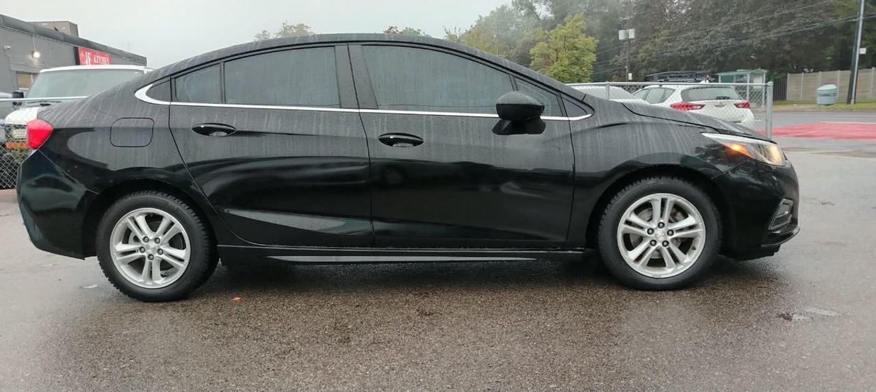 2018 Chevrolet Cruze LT Photo