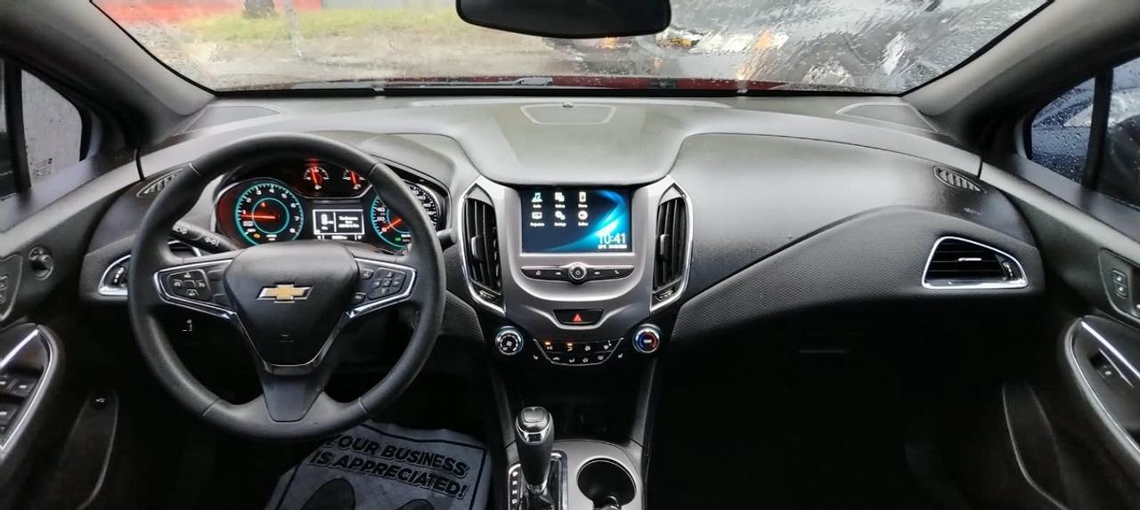 2018 Chevrolet Cruze LT Photo