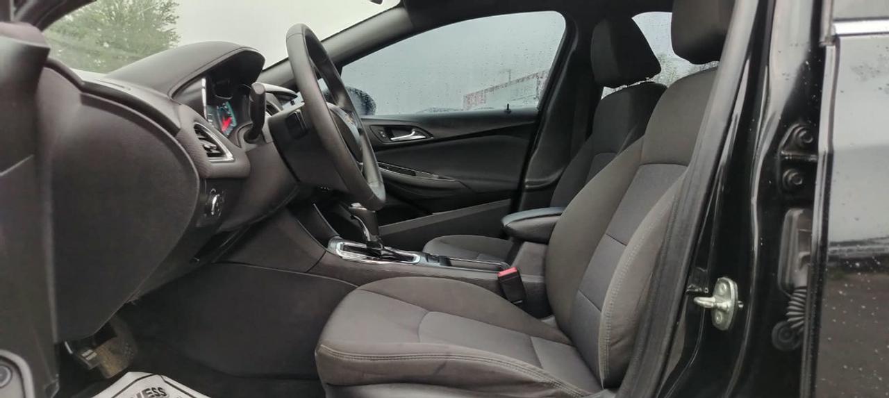 2018 Chevrolet Cruze LT Photo