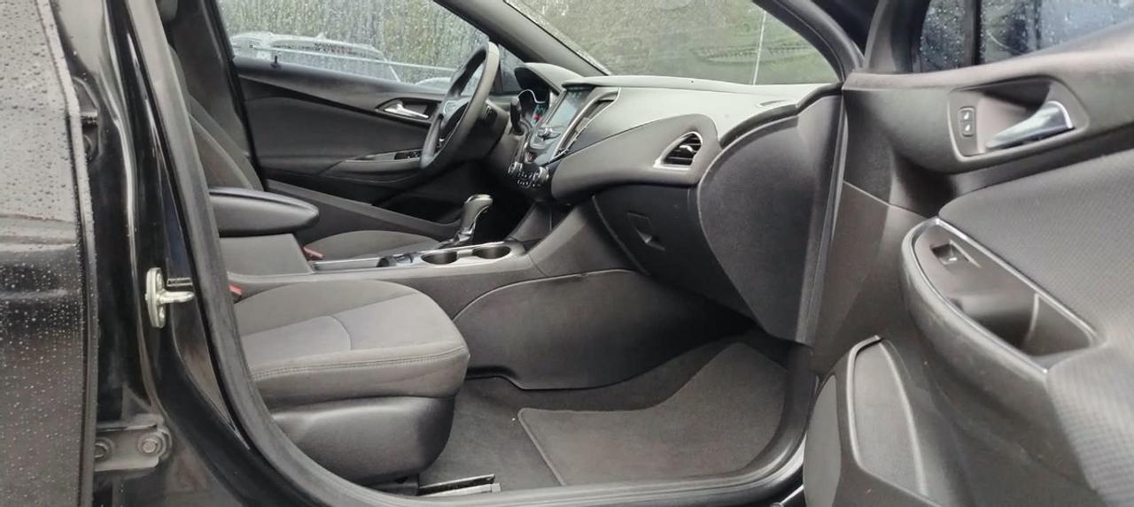 2018 Chevrolet Cruze LT Photo