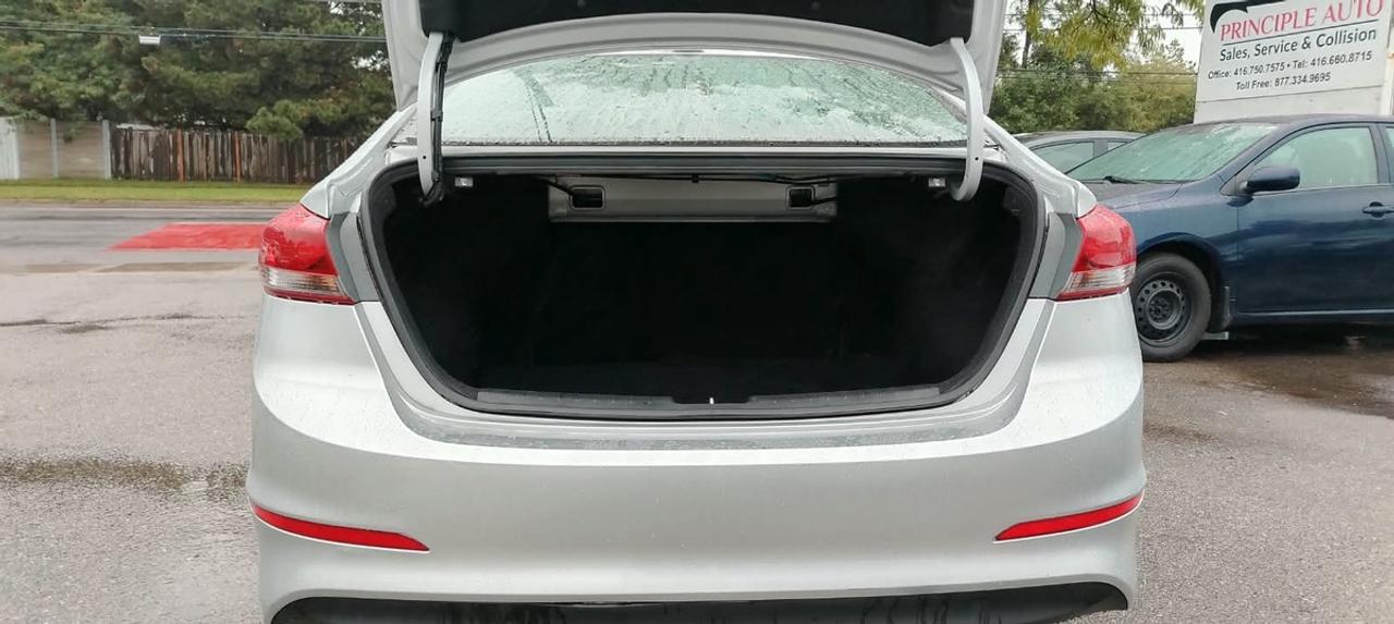 2018 Hyundai Elantra SEL Photo