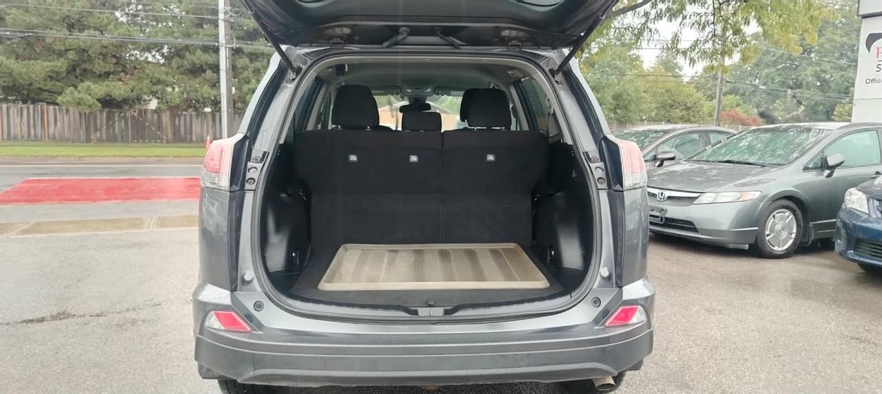 2018 Toyota RAV4 LE Photo