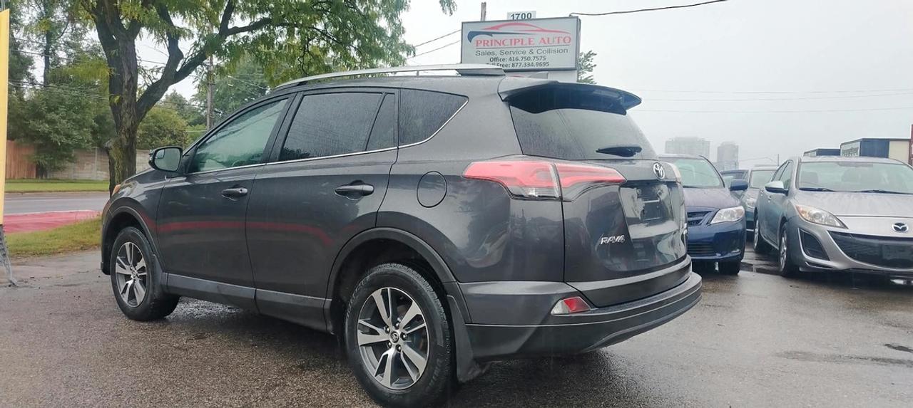 2018 Toyota RAV4 LE Photo