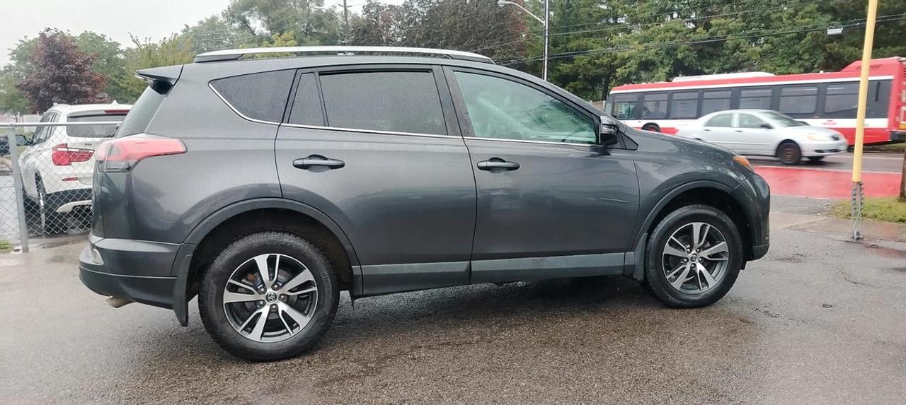 2018 Toyota RAV4 LE Photo