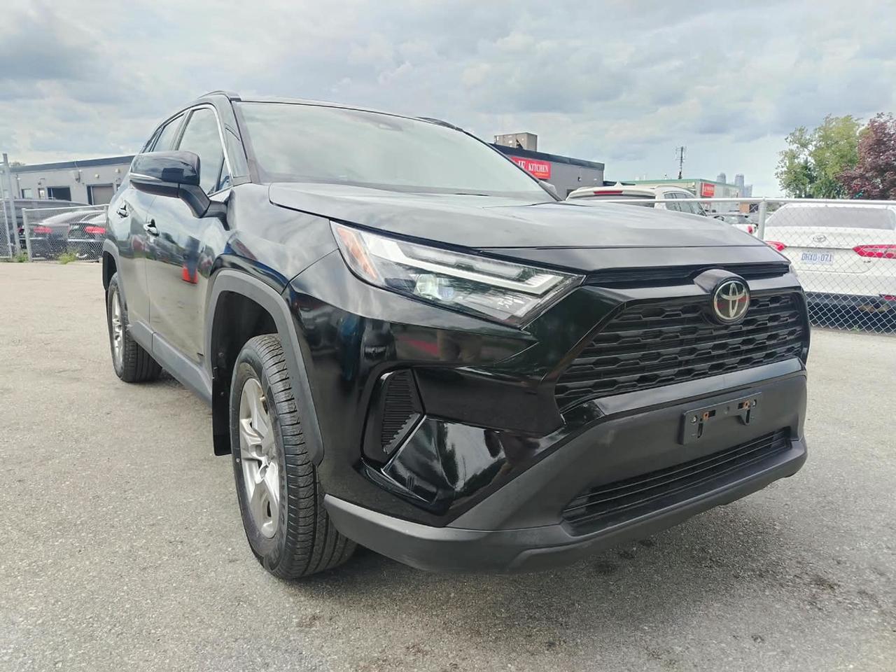 2023 Toyota RAV4 Hybrid XLE Photo