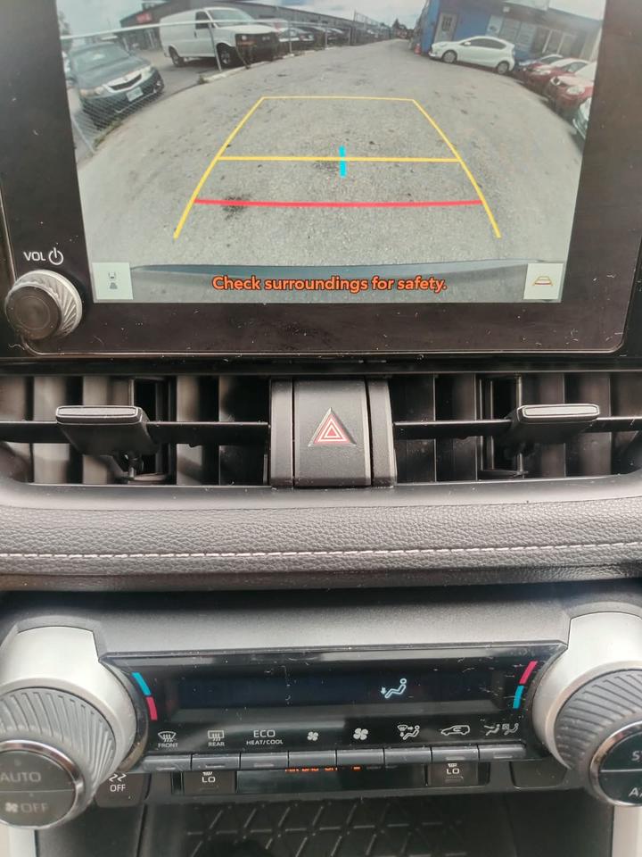 2023 Toyota RAV4 Hybrid XLE Photo