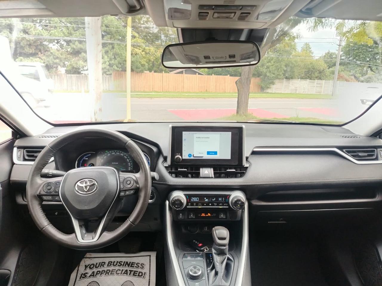 2023 Toyota RAV4 Hybrid XLE Photo