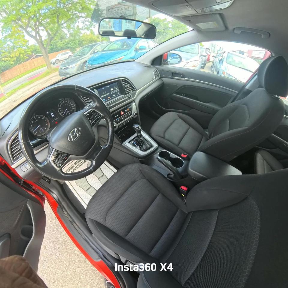 2018 Hyundai Elantra SEL Photo
