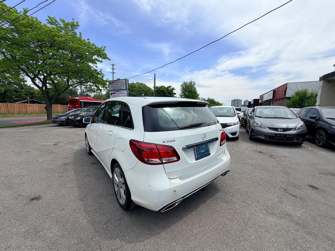 2015 Mercedes-Benz B-Class B 250 Photo
